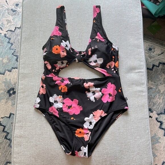 NWT City Chic Izzy black floral Print 1 Piece middle cut out monokini Swimsuit - Picture 5 of 16